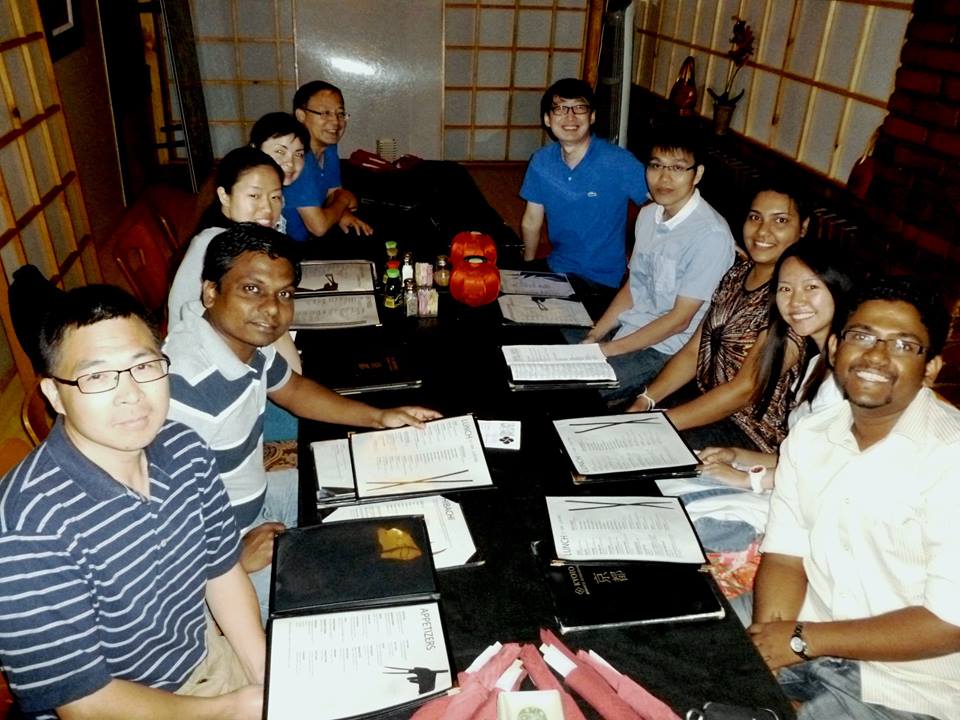 Lab lunch group photo 2014